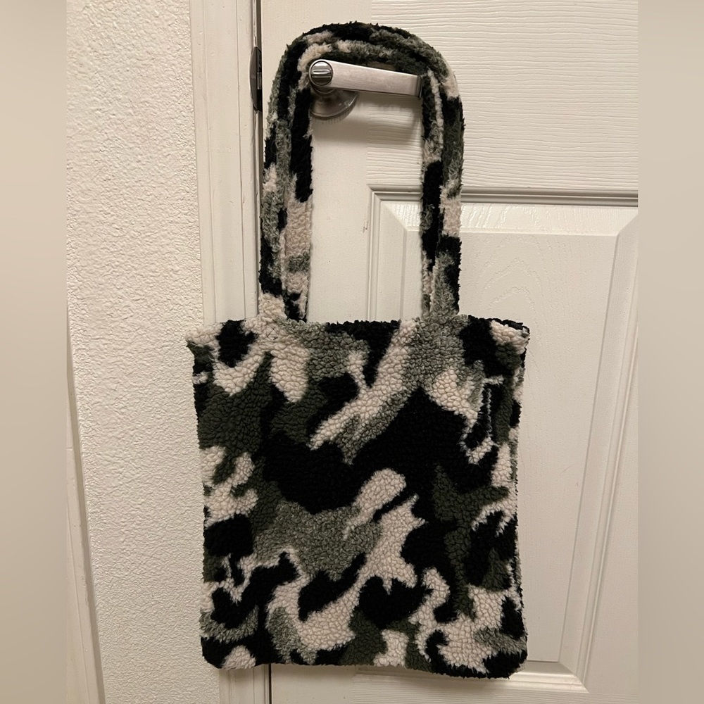 (FAIR) Camo Tote